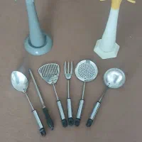 کفگیر و ملاقه با دو تا پایه یکی چرخشی یکی ساده
