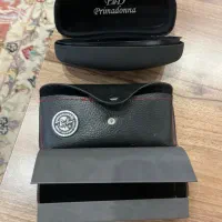 سه عدد جعبه ی عینک