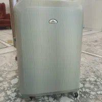 یک عدد چمدان در حد نو