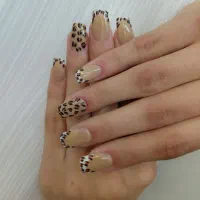 خدمات زیبایی ناخن
