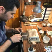 استخدام نیرو کار و کار آموز دارای صلاحیت