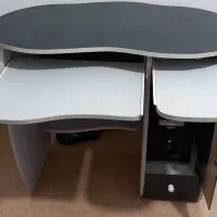 کامپیوتر و متلقات ان و میز و صندلی چرخدار|میز تحریر و کامپیوتر|پردیس, فاز ۲|دیوار