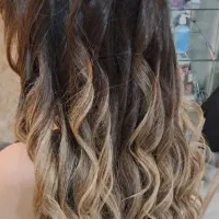 کلیه ی خدمات زیبایی بانوان|خدمات آرایشگری و زیبایی|مشهد, زمرد|دیوار