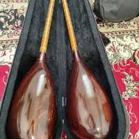 دوعددتنبوریکی کاراستادمرحوم قادرگوراجوی هست