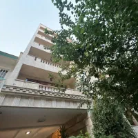 واحد ۱۱۰ متری /۲خواب/۲پارکینگ سندی/نور جنوب/۸ساله