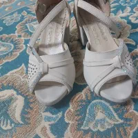 یگ جفت گفش بچگانه سایز ۳۲