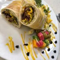 باریستا و ویتر خانم و آقا  و کمک آشپز خانم