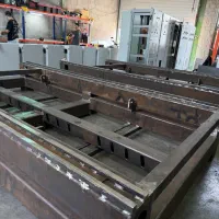 کارگر فنی وسط کار