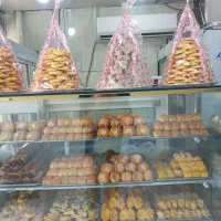 کارگر خانم برای قنادی