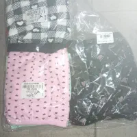 تعدادی لباس زیر تک و کلی