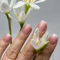 اموزش رایگان کاشت و طراحی ناخن+مواد رایگان