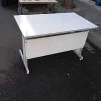 چرخ خیاطی میز کار خیاطی رویه ام دی اف پایه آهنی