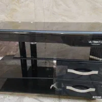 میز تلویزیون وساعت ایستاده