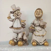 تعدادی مجسمه