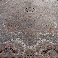 یک فرش ۱۲ متری ویک ۹ متری ۷۰۰ شانه گردویی