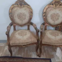 هفت عدد مبل و میز پذیرایی