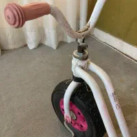 سه چرخه|اسباببازی بچه|رشت, باهنر|دیوار