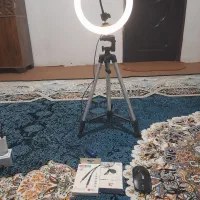 سه پایه و رینگ لایت