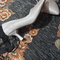 کفش و نقاب فروشی