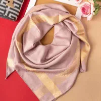 روسری ابریشم ژاکارد دور طلایی