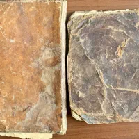 دو تا کتاب عتیقه