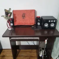 میز کامپیوتر در حد نو