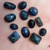 یاقوت معدنی