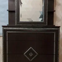 میز آرایش بسیار زیبا و در حد نو ، با چهار کشاب|مبلمان خانگی و میز عسلی|فولادشهر, B8|دیوار