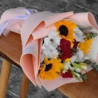 رز هلندی ممتاز با دیزاین ۷۲۰تومان