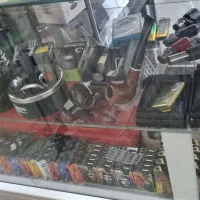 فروشنده خانم و اقا سوپر مارکت