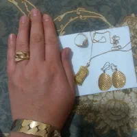 طلای سالم و در حد نو  بسیار زیبا
