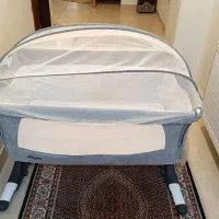 تخت کنار مادر رویی بیبی