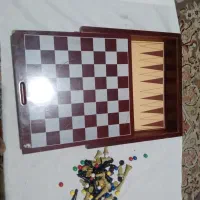 یک عددشطرنجوتخته نرد جنس چوب گردو