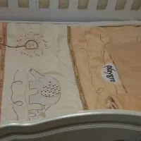 تخت کودک و نوجوان|تخت و صندلی بچه|تهران, فلسطین (میدان انقلاب)|دیوار
