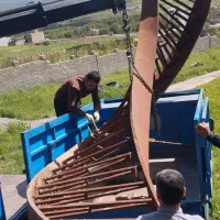 فروش راه پله بسیار عالی بدونه پوسیدگی