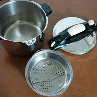 زودپز  و سرویس قابلمه و کلی خورده ریز ورق بزنید