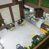 کارگر ساده فست فود
