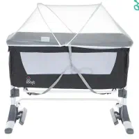 تخت کنار مادر زویه