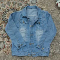 تعدادی کفش و لباس