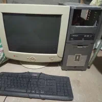 کامپیوتر با صندلی سلام فروشی