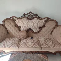 مبل سلطنتی 9نفره با 4عدد گل میز و یک عدد میز بزرگ