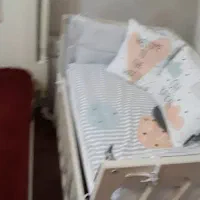 تخت کنار مادر چوبی|تخت و صندلی بچه|یزد, |دیوار