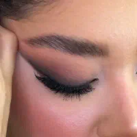 مدل برای اکستنشن و کاشت مژه