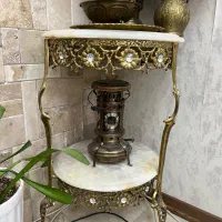 میز برنجی دو طبقه کاملا نو تمیز
