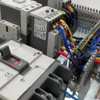خدمات برق صنعتی و ساختمان