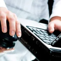 خدمات کاپیوتری را انجام میدهم.