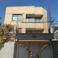 ویلایی-دربستی-دو-طبقه-با-حیاط-دلباز