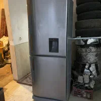 یخچال فریزر نقره ایی