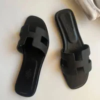 دمپایی مدل الیسا عمده کفش کتونی صندل