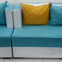 مبل راحتی ۳نفره کاملا سالم ودر حد نو